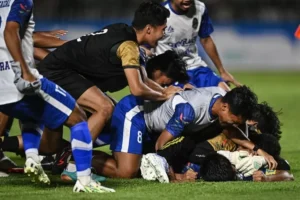 Sepakbola : Jatim tantang Jabar di final