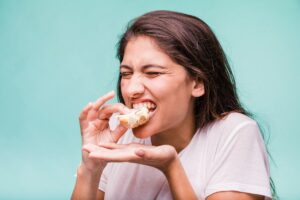 Cara Mengunyah Makanan
